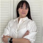 Profesora de distintas materias para niños de primaria y ESO